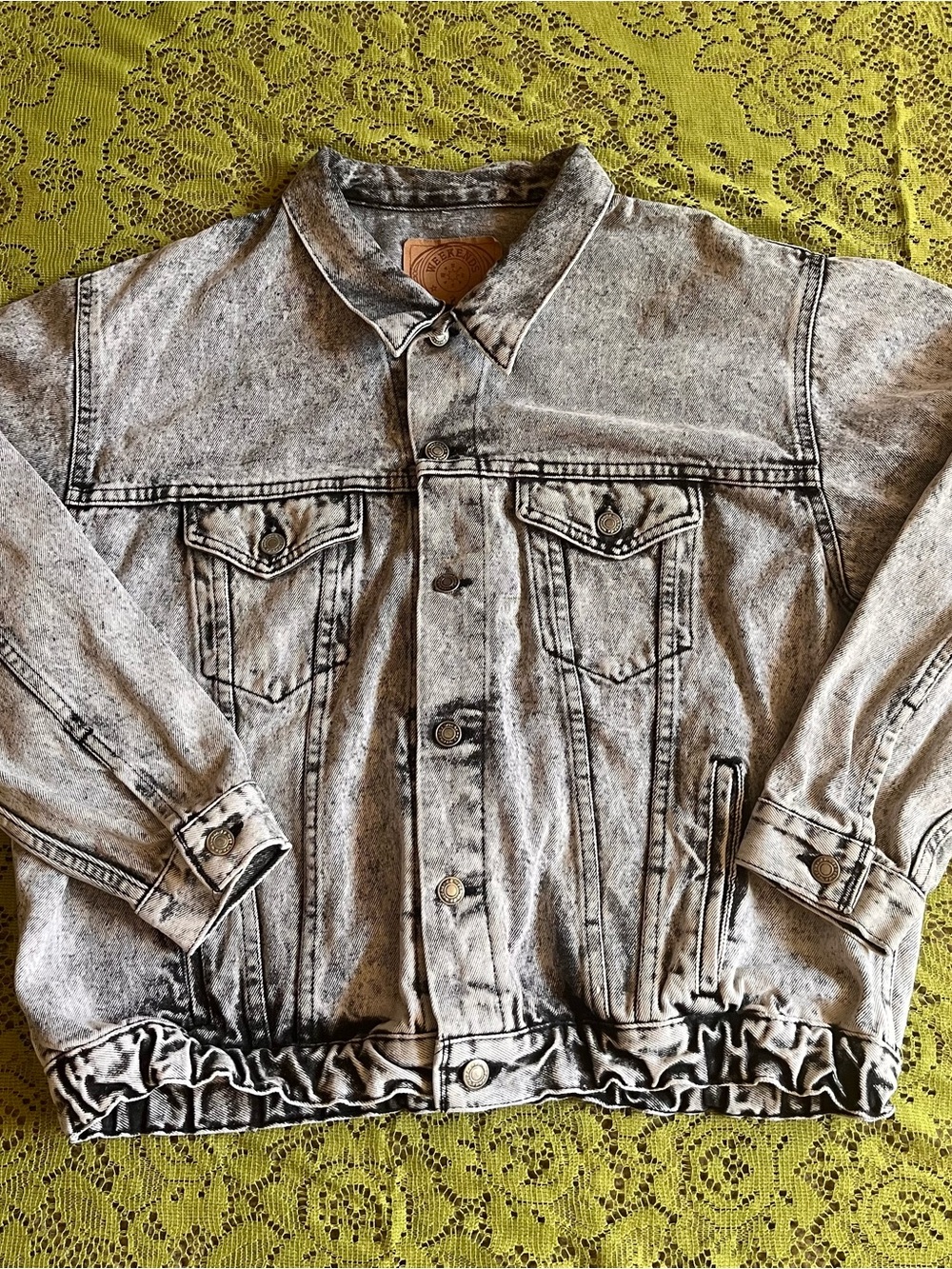Weekends Women's Light Washed Gray Denim 90s Style Jacket